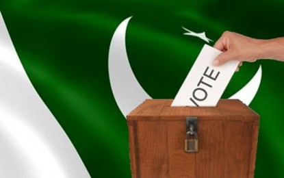 النتائج الأولية: شريف وخان يتقدمان الانتخابات الباكستانية
