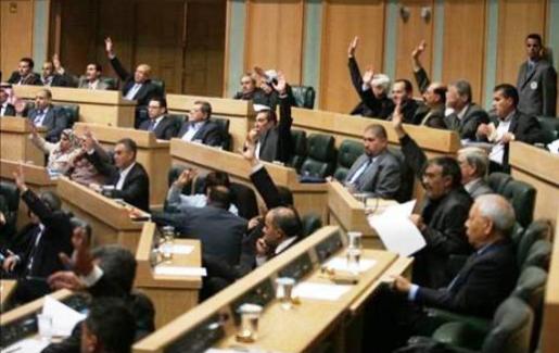 جدل دستورية “المالكين والمستأجرين” يعود مرة أخرى لقبة البرلمان اليوم