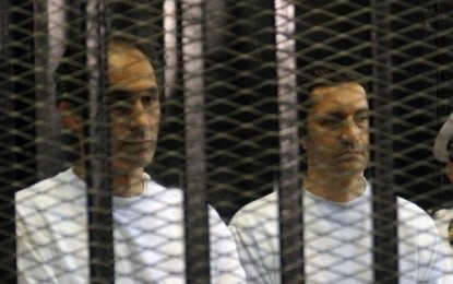 الجنايات تستكمل محاكمة نجلي مبارك بتهمة إهدار المال العام