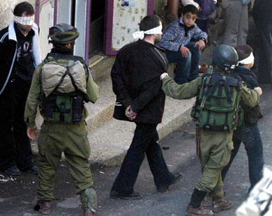 الاحتلال يعتقل 7 فلسطينيين في يعبد غربي جنين
