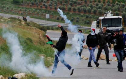 عشرات الإصابات في قمع الاحتلال للمسيرات الأسبوعية السلمية