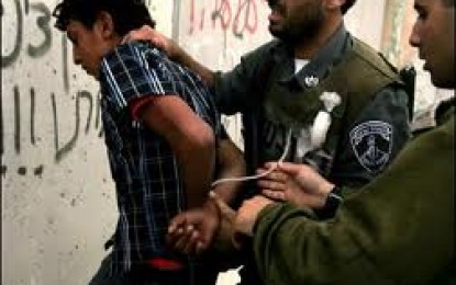 الاحتلال يعتقل نحو 100 عامل خلف جدار التوسع الاسرائيلي