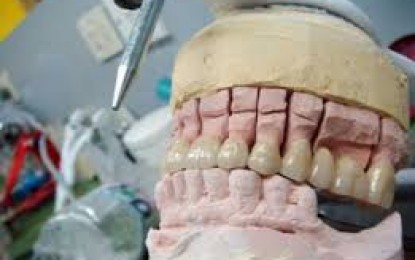 الحولي نقيبا لاصحاب مختبرات الاسنان بالتزكية