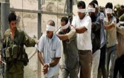 محاكم الاحتلال تمدد اعتقال 53 مواطنا