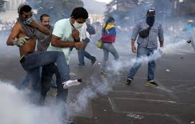 ارتفاع حصيلة ضحايا الاحتجاجات في فنزويلا إلى 43 قتيلا