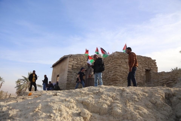 الاحتلال يزيل قرية الشهيد زياد أبو عين ببيت لحم