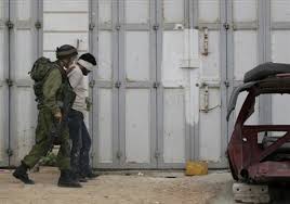 أحرار: بلطجية الاحتلال يختطفون فلسطيني بظروف صحية صعبة