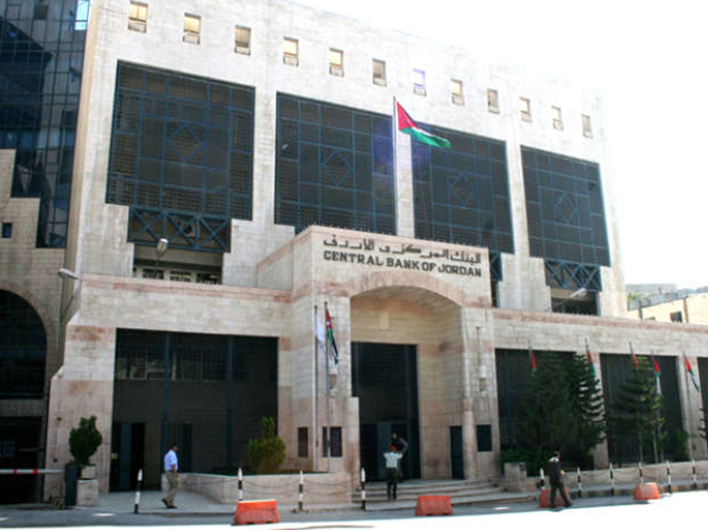 توقع قيام البنك المركزي بتخفيض فائدة الدينار الأردني