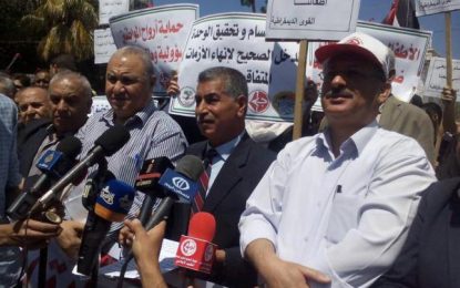 فصائل اليسار تتظاهر للمطالبة بحل ازمة الكهرباء في غزة