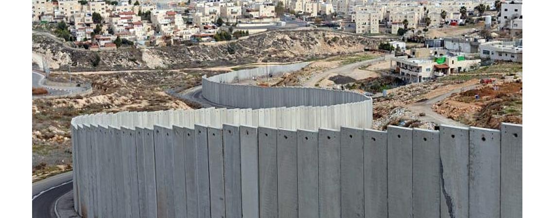 الاحتلال ينهي بناء مقطع من جدار الفصل العنصري جنوب الخليل