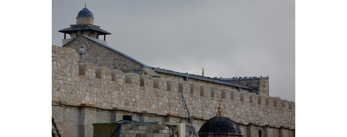 الاحتلال الإسرائيلي يمنع استكمال أعمال ترميم الحرم الإبراهيمي