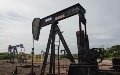 النفط يرتفع بعد قرار أوروبي بحظر واردات الخام الروسي