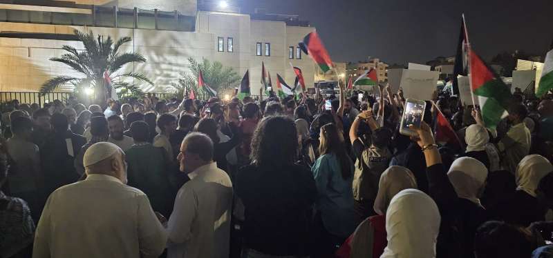 تواصل الاعتصام الليلي امام مسجد الكالوتي بالرابية دعما للمقاومة ونصرة لغزة  الأبية