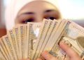 البشير: تدني الرواتب سبب رئيسي في الأزمات المالية