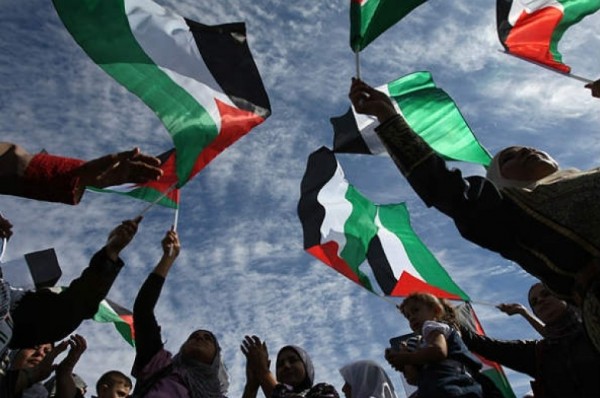 الفلسطينيون يخرجون فى مسيرات غضب حاشدة  رفضا لقرار واشنطن بشرعنة الاستيطان
