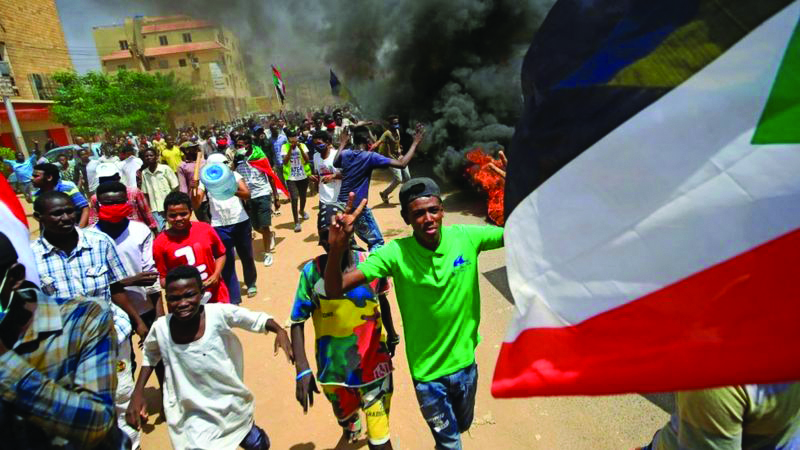 السودان بين مخاطر التعويم وإملاءات الصندوق